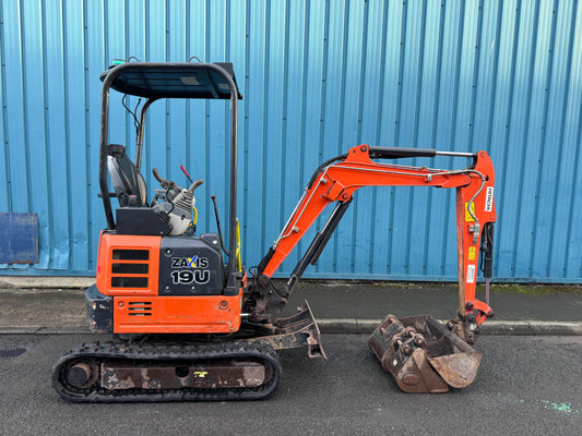 Hitachi ZX19u Mini Digger