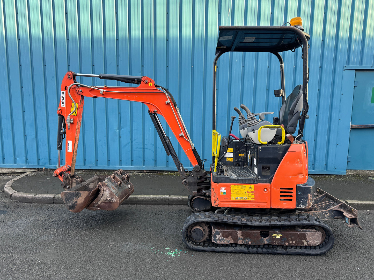 Hitachi ZX19u Mini Digger