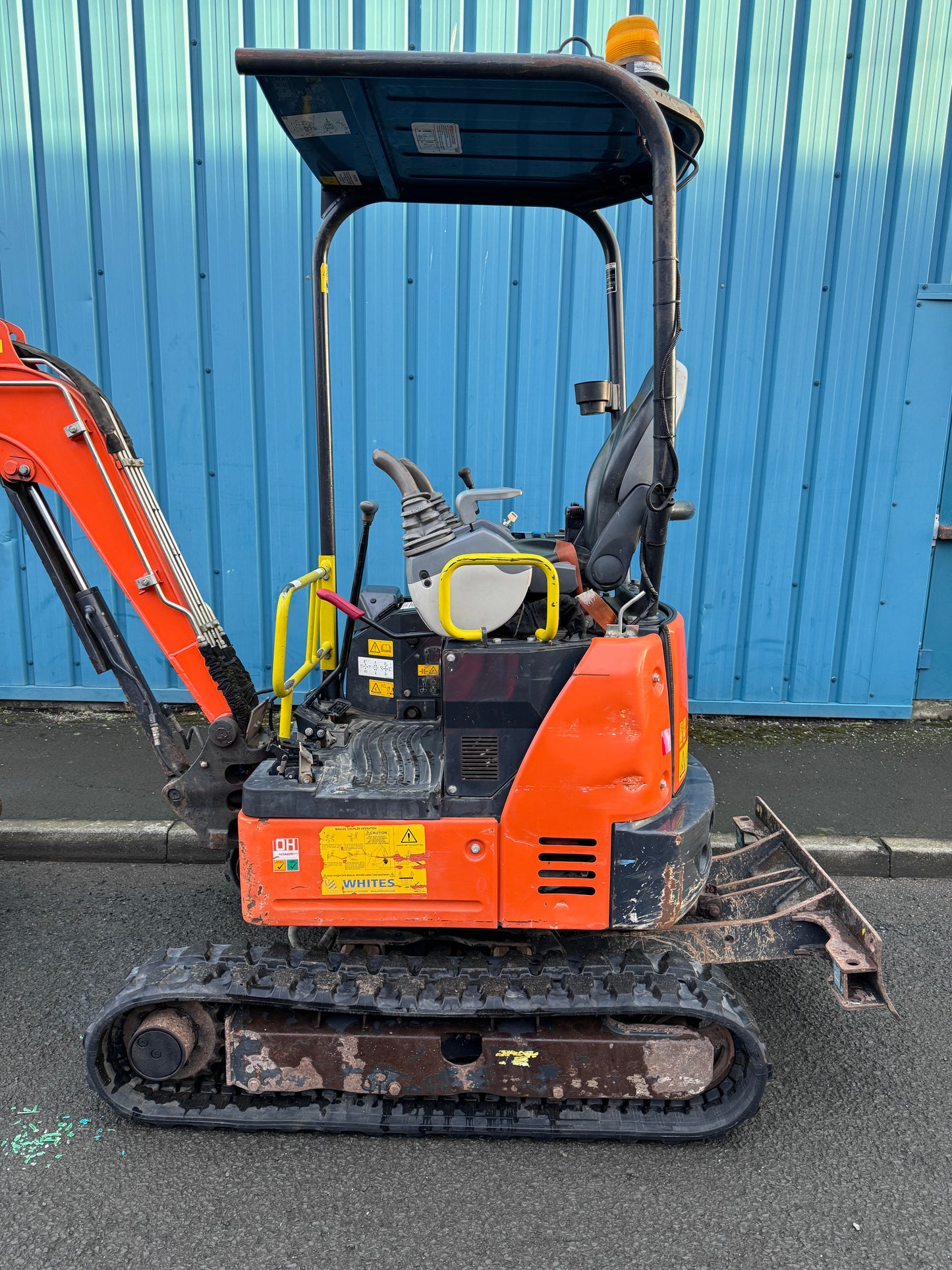 Hitachi ZX19u Mini Digger